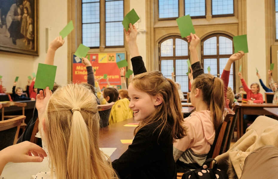 Kinder- und Jugendforum bei einer Abstimmung