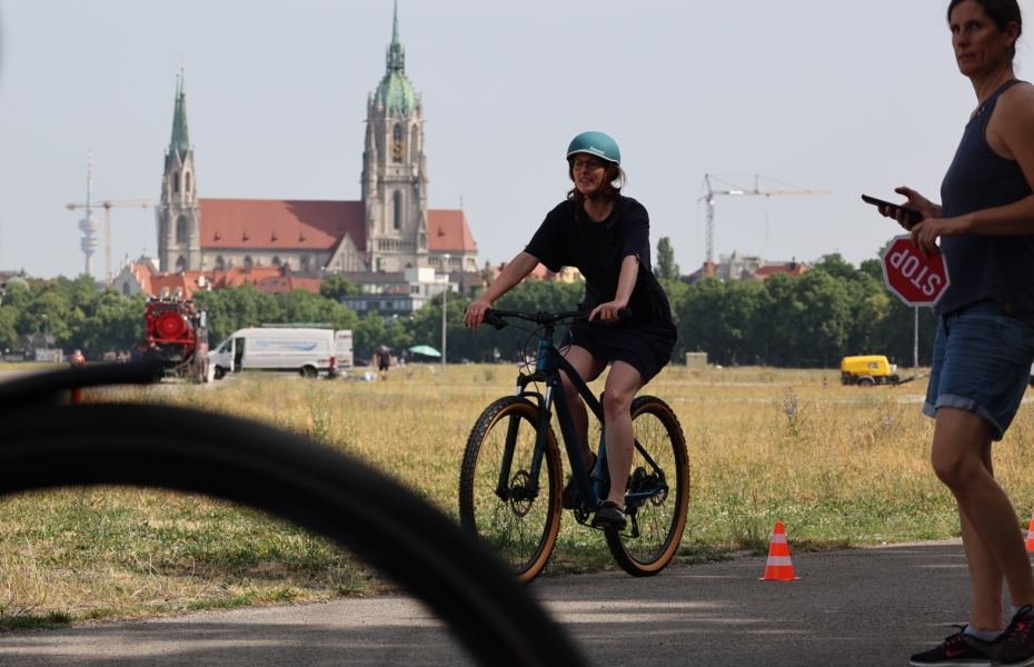 Fahrradtraining auf der Theresienwiese